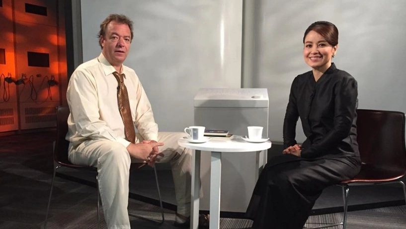 "เรียนรู้พระเจ้าอยู่หัว มุมมองชาวต่างชาติต่อในหลวง ร.9"