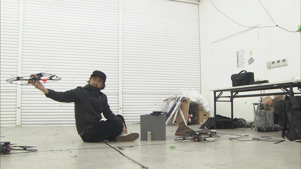 มืออาชีพ  ตอน  ศิลปะกับความล้ำยุค