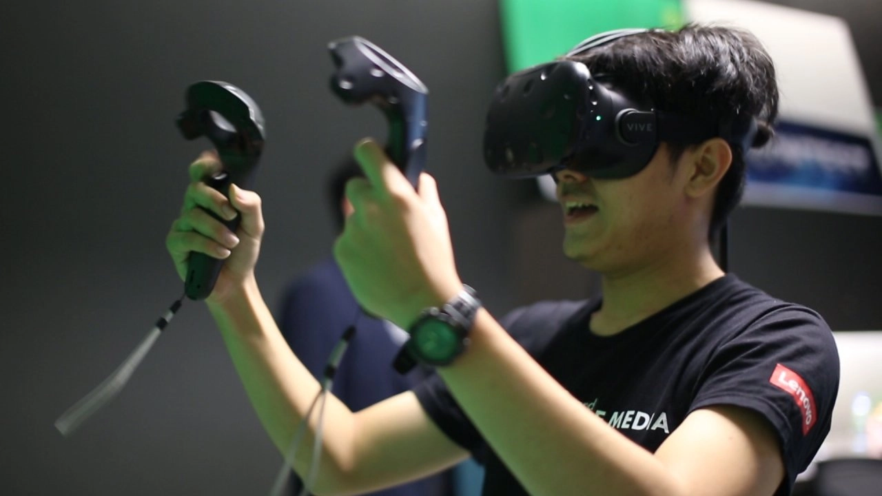 โลกจำแลง