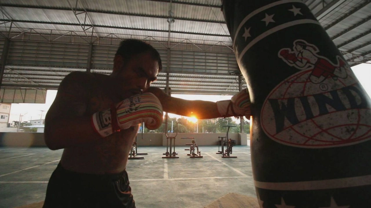 กำปั้นเปลี่ยนชีวิต