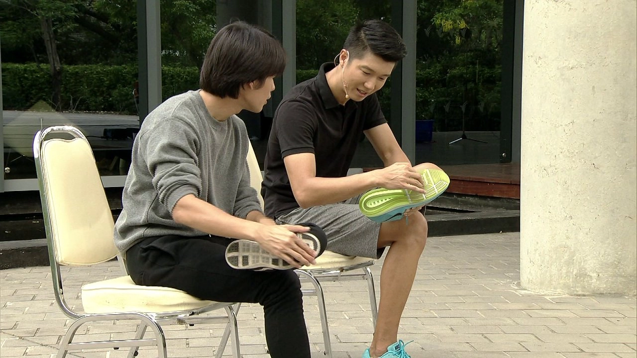 ท่ายืดเหยียดข้อเท้า แก้อาการปลายเท้าชี้ออก