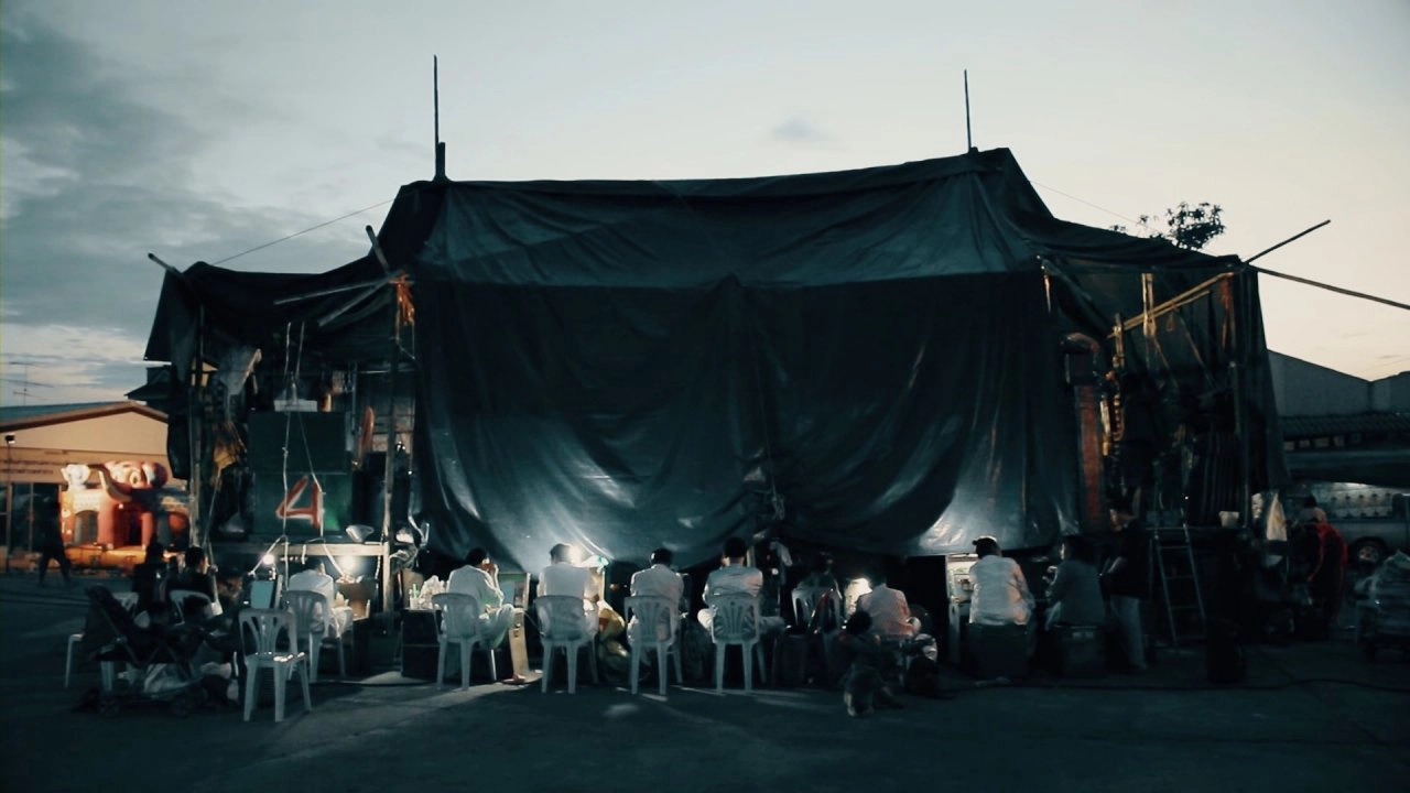 คน งิ้ว ศาลเจ้า