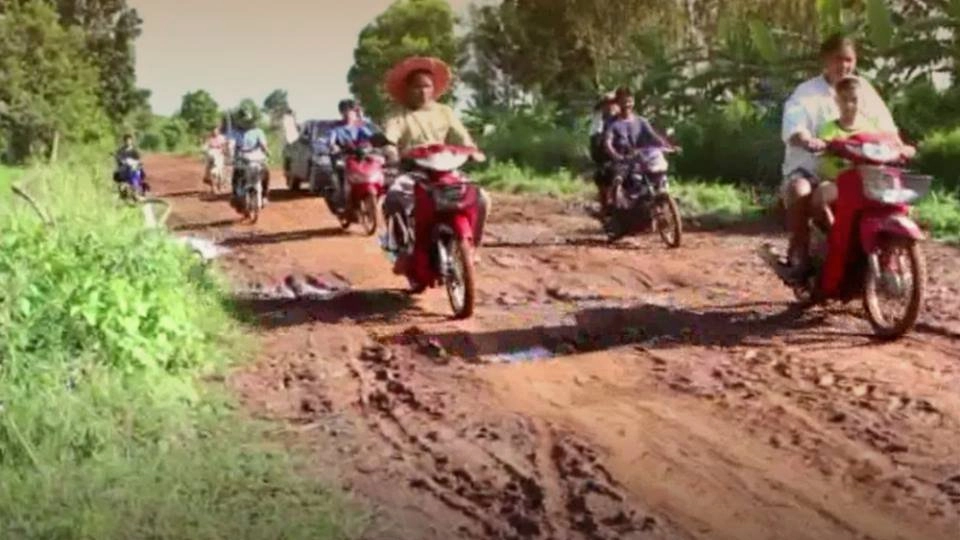 ถนนพัง นานกว่า 10 ปี อ.โชคชัย จ.นครราชสีมา