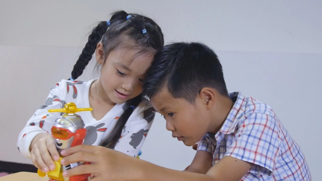 เป็นหุ่นยนต์เพื่อนรัก