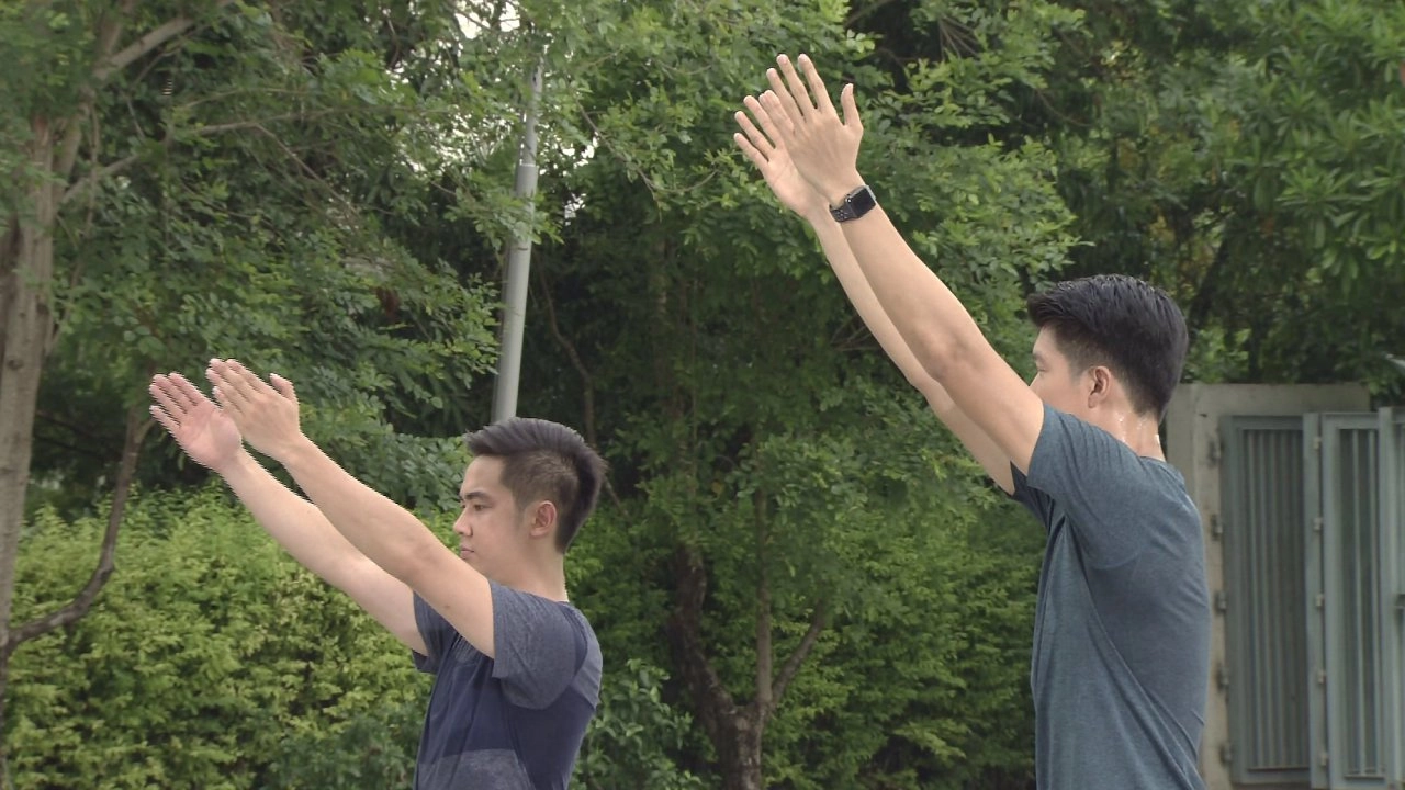 ป้องกันและบรรเทาอาการปวดบ่าด้วยการวิดพื้น