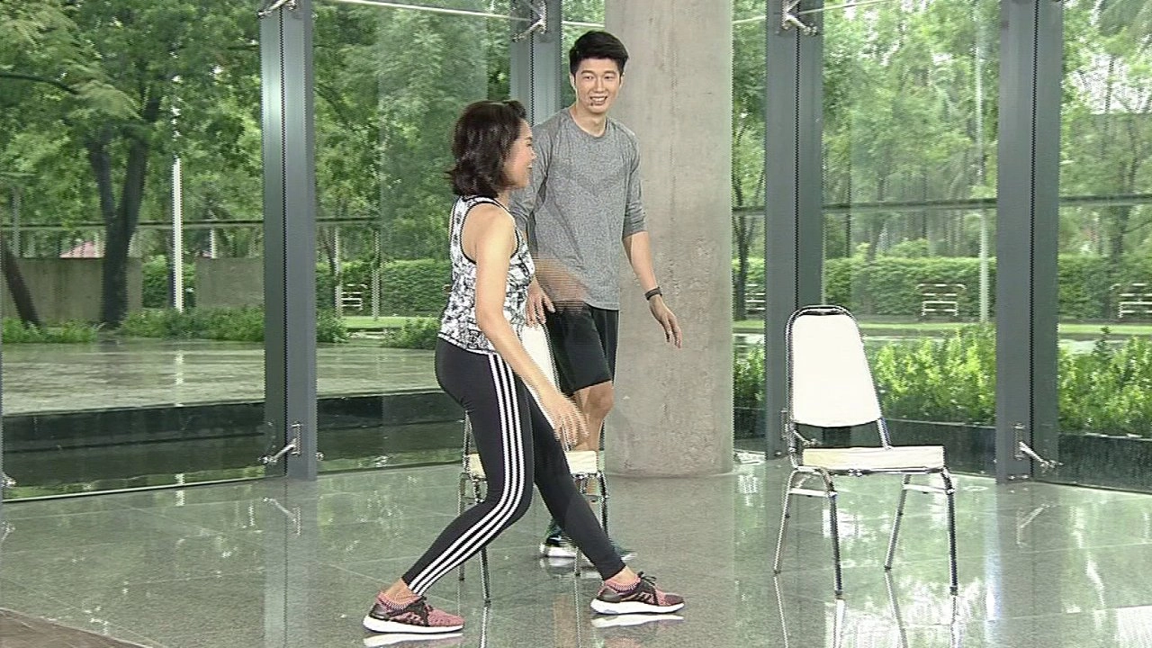 ท่ายืดเอ็นร้อยหวายสำหรับคนที่ใส่ส้นสูงนานๆ