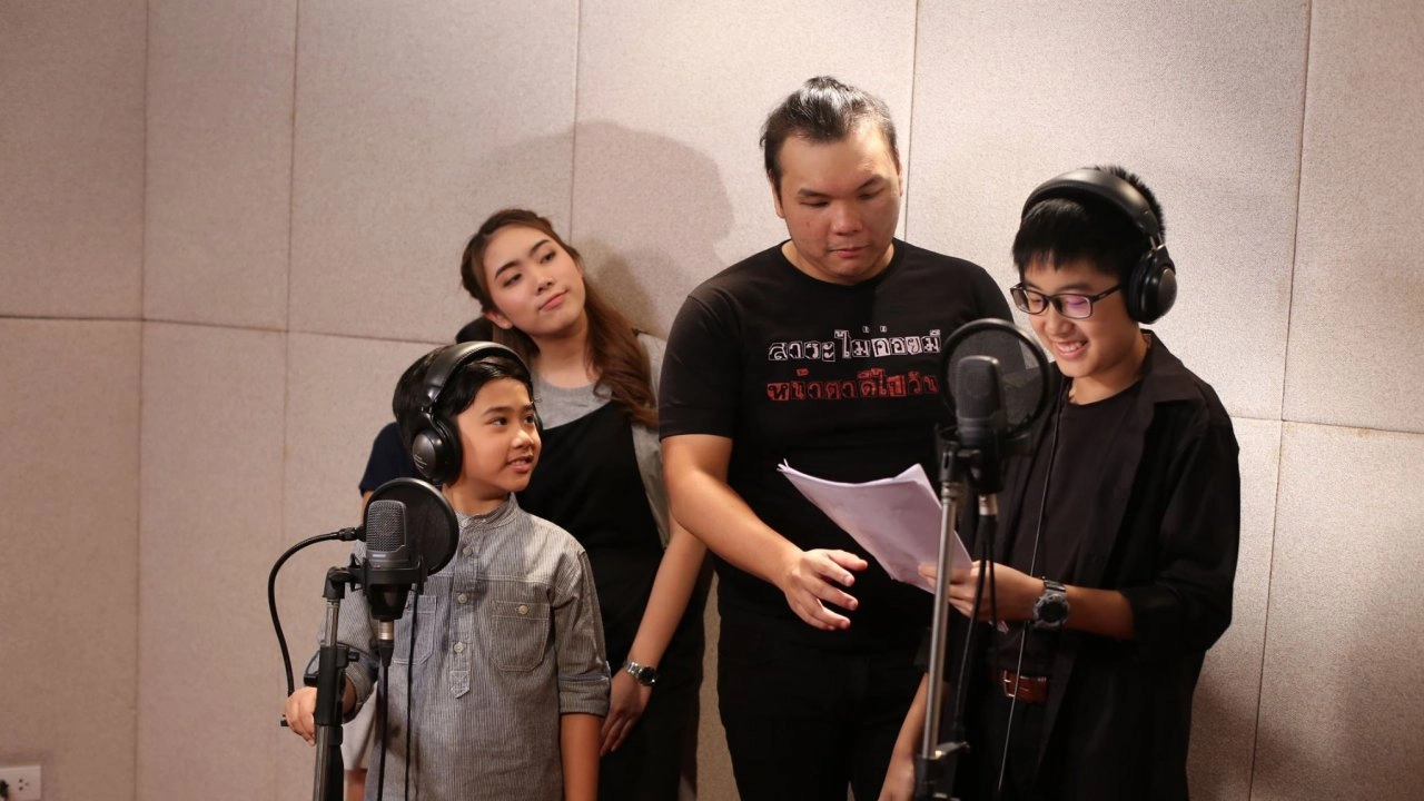 นักพากย์เสียง