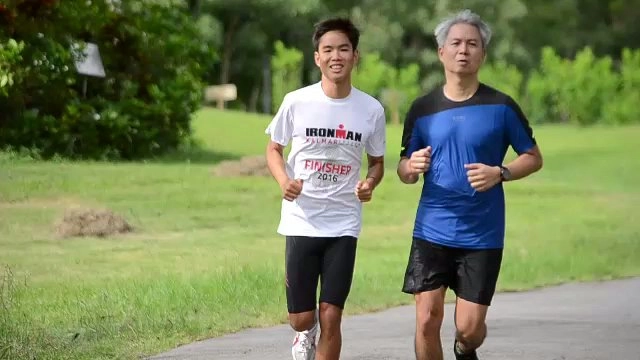 คนเหล็กหัวใจแกร่ง