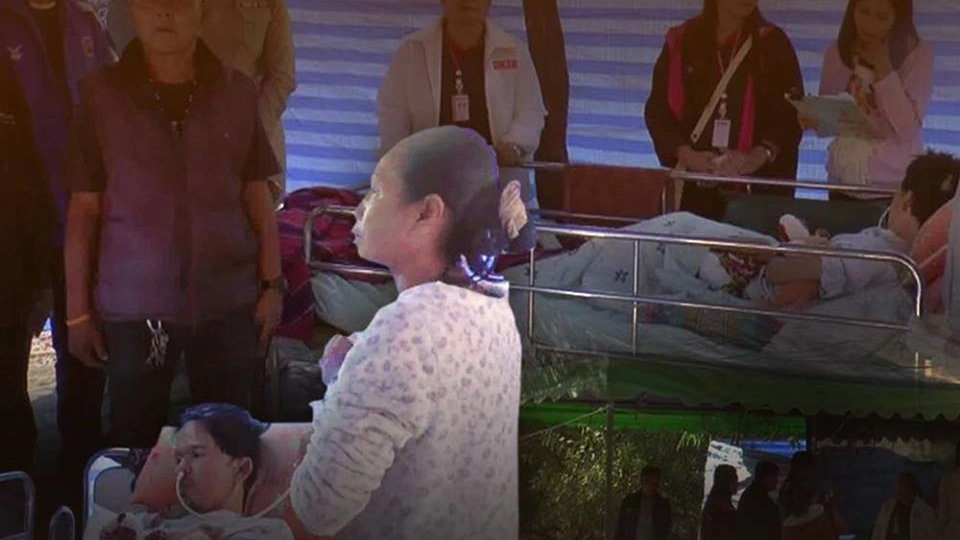 ธารน้ำใจหลั่งไหลช่วยเหลือ สามีภรรยาอาศัยข้าววัดประทังชีวิต จ.บุรีรัมย์