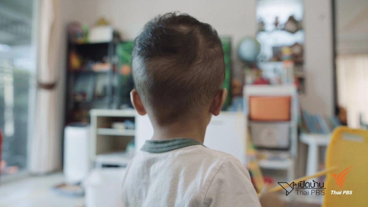 เปิดทีวีทิ้งไว้ ทำร้ายพัฒนาการลูก