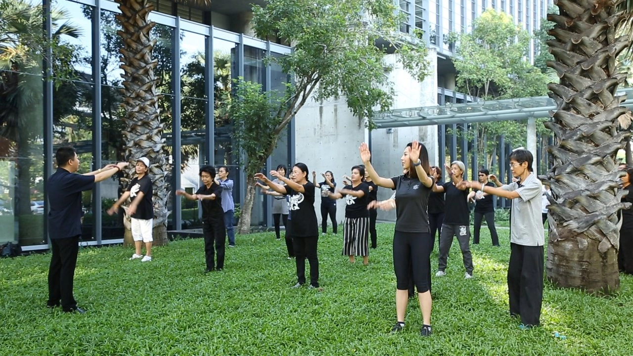 แกว่งแขนสะบัดพลัง, วิสาหกิจชุมชนแปรรูปเห็ด