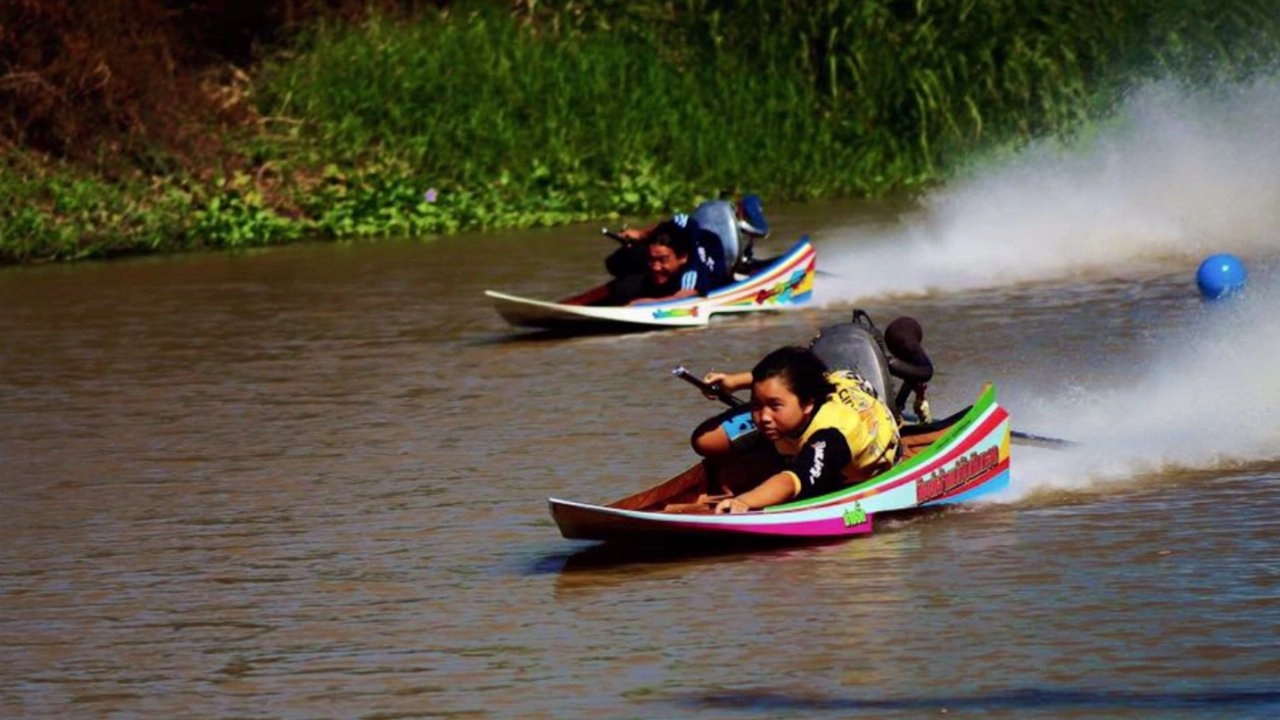 ผู้สาวเรือซิ่ง
