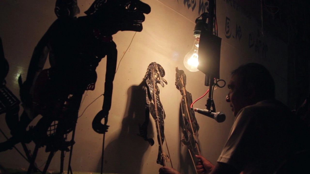 คนทำหนังใต้แสงเงา