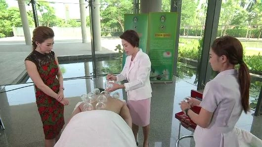 ครอบแก้วลดอาการปวด