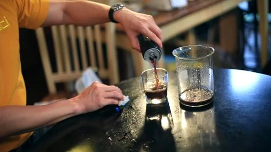 กระป๋องยุบพอง