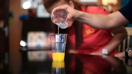 น้ำใสหรือน้ำสี