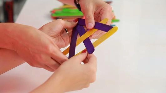 แรงดีดจากไม้ไอศกรีม