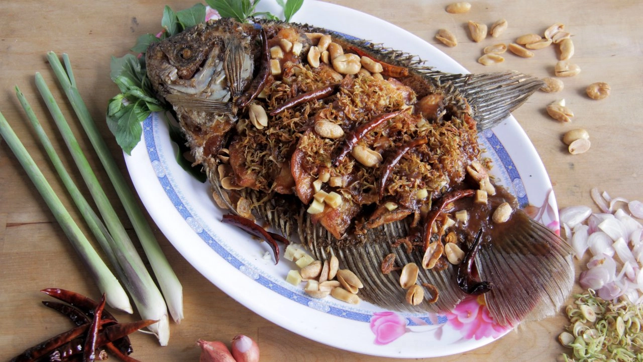 ปลาเเรดเเละเตยหอม