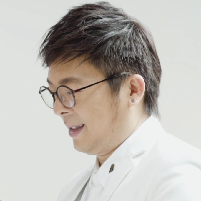 ไก่ สมพล ปิยะพงศ์สิริ