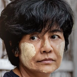 รุ่งรัตน์ ดวงขวัญ