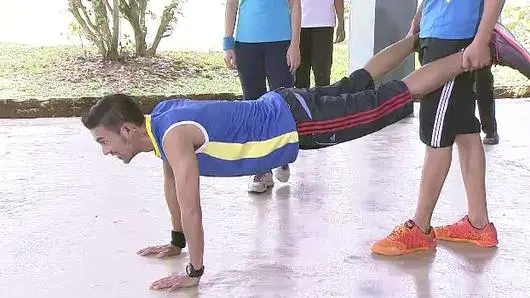 การสร้างความแข็งแรงด้วยการละเล่นพื้นบ้าน "ไถนา"