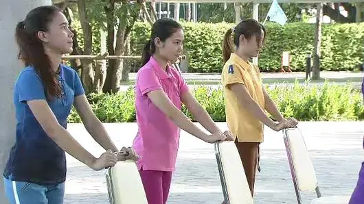 ลดต้นแขน ด้วยท่า Dip