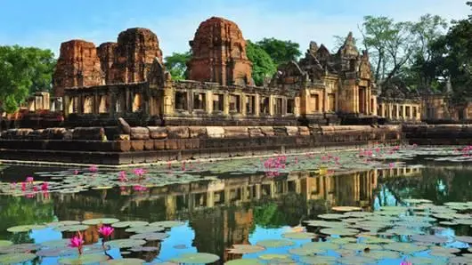 บุรีรัมย์ แดนปราสาทขอมล้ำค่า เมืองกีฬาล้ำยุค