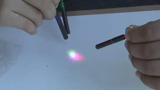 ผสมแม่สี "แสงสีขาว" (Tag Team)
