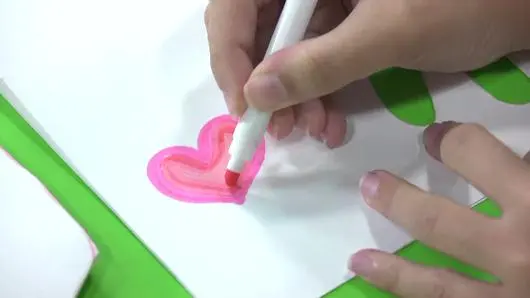 สีชมพู