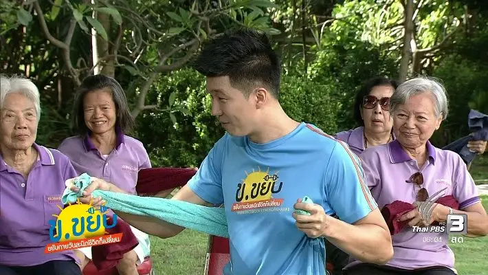 ท่าออกกำลังกายเพื่อสร้างความแข็งแรงของกล้ามเนื้อสำหรับผู้สูงอายุ