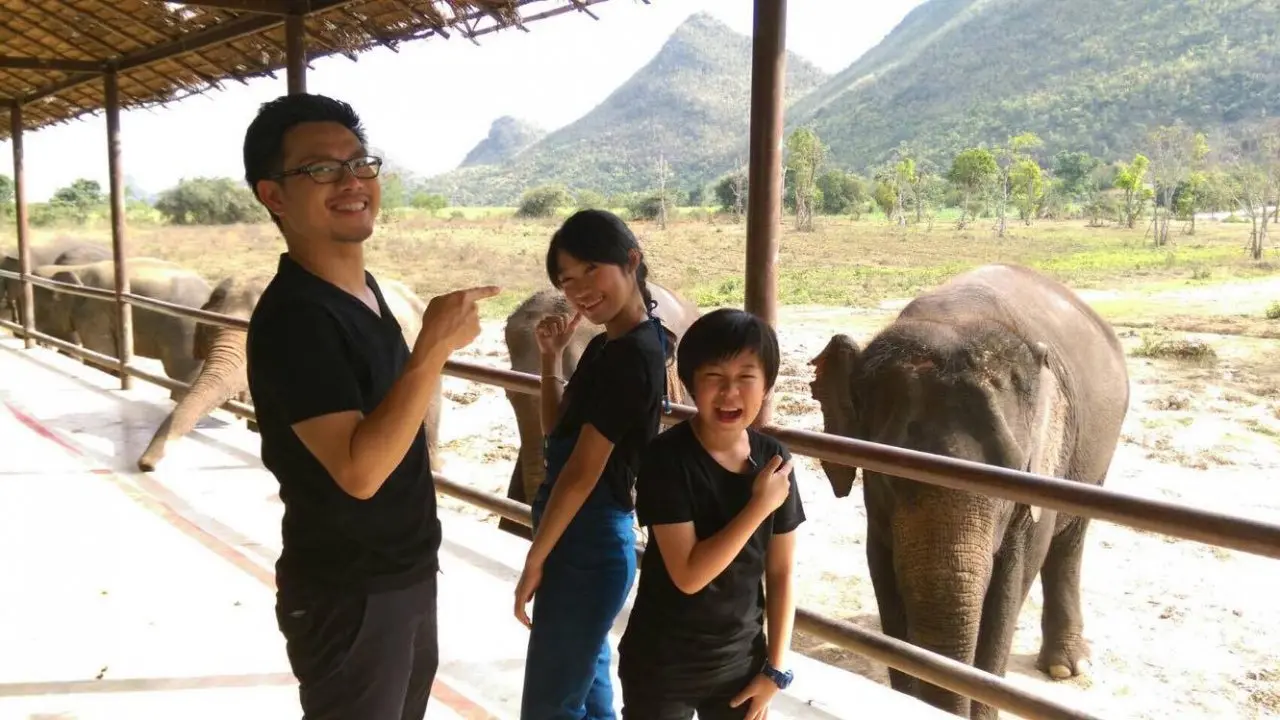 ​เด็กเลี้ยงช้าง
