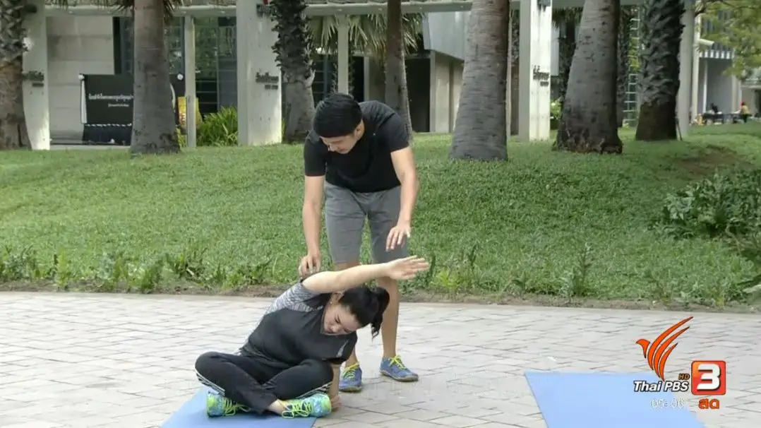 ท่าบริหารแก้อาการปวดหลังข้างเดียว