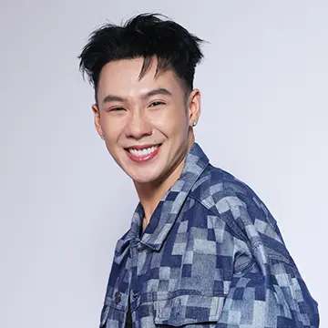 วราวุธ  โพธิ์ยิ้ม