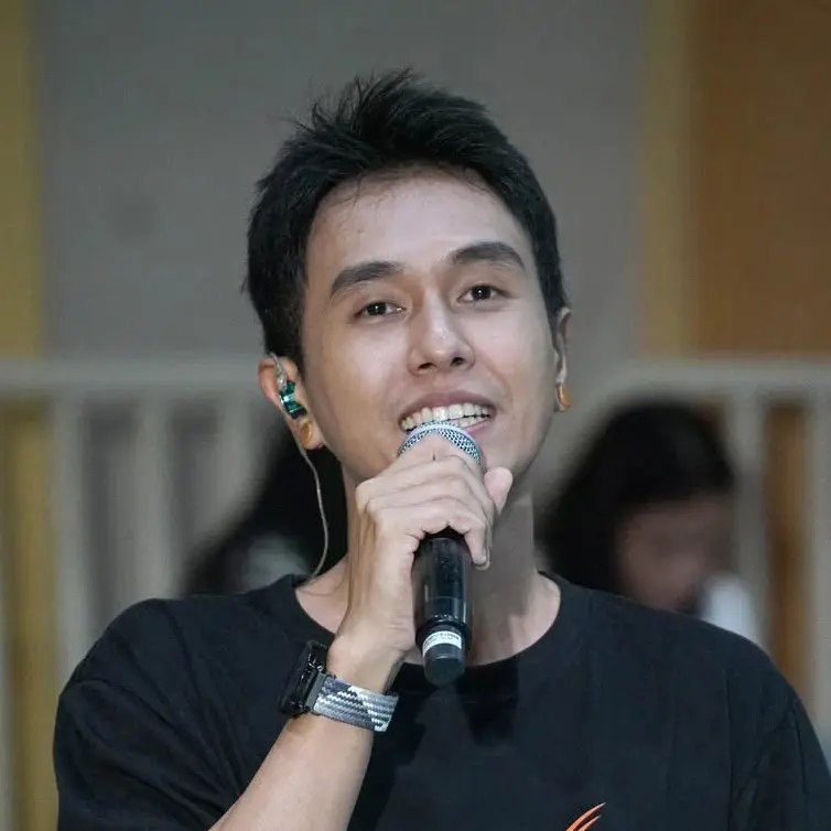 อติชาติ พงษ์ไพร