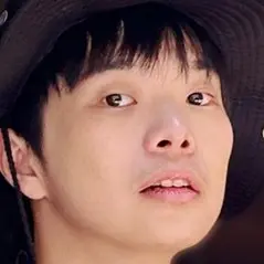 อภิสิทธิ์ สี่