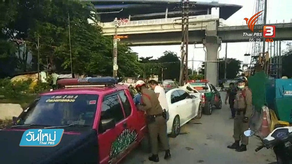 ท่อเสาเข็มหล่นทับรถยนต์