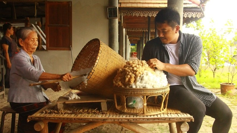 ต้นแบบแห่งความรักและถักทอ บ้านหนองอาบช้าง จังหวัดเชียงใหม่