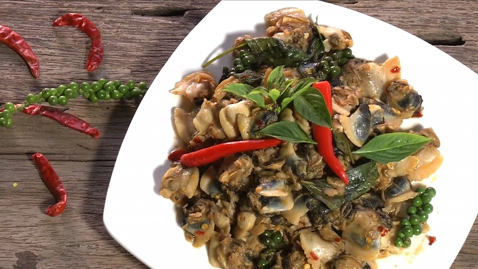 ผัดฉ่าหอยพอก