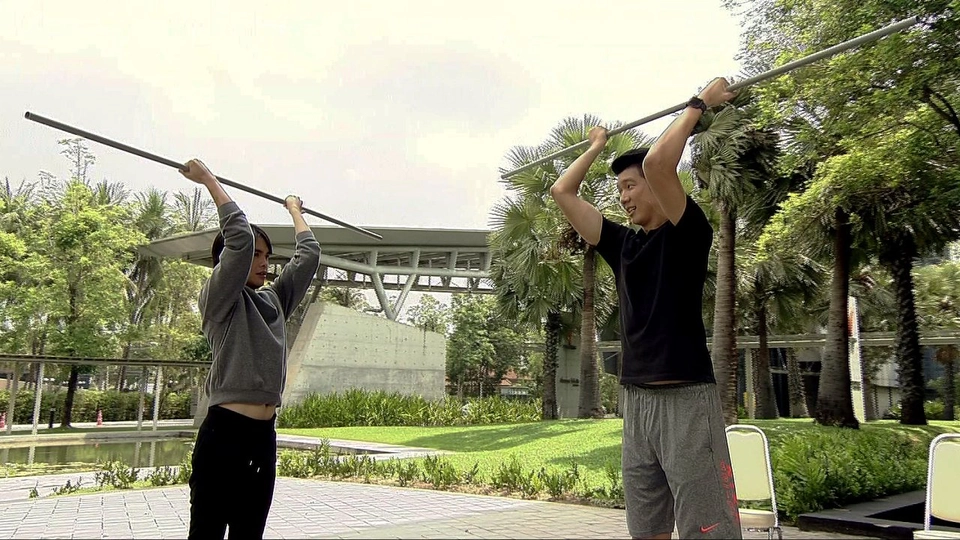 ท่าฝึกการใช้สะบักให้ถูกต้องป้องกันอาการปวดบ่า