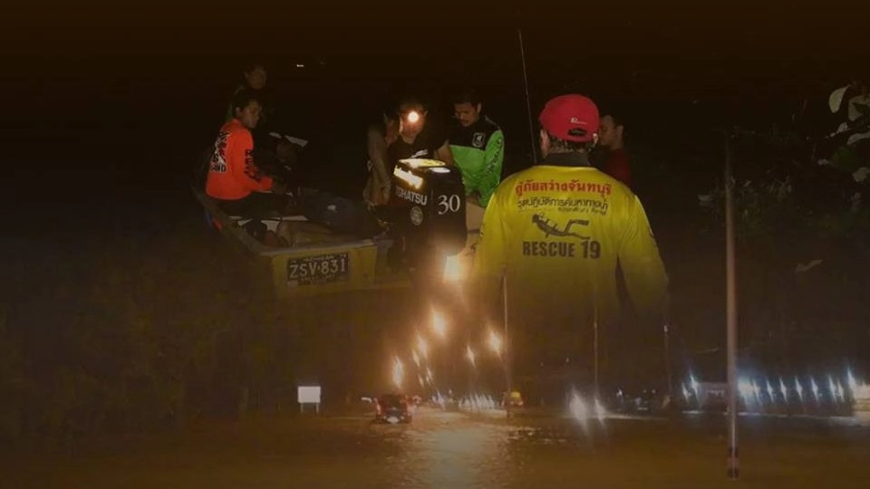 ชาวบ้านเดือดร้อนน้ำท่วมหนักหลายหมู่บ้าน อ.มะขาม จ.จันทบุรี