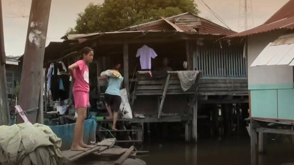 เฝ้าระวังน้ำทะเลหนุน หวั่นน้ำท่วมบ้านเรือนประชาชน จ.อ่างทอง