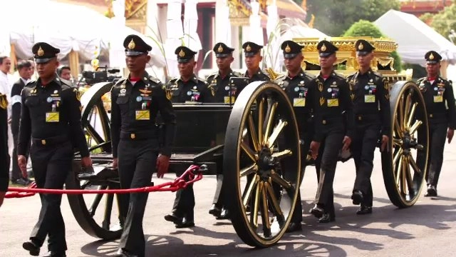 ราชรถปืนใหญ่เครื่องประกอบพระบรมราชอิสสริยยศ