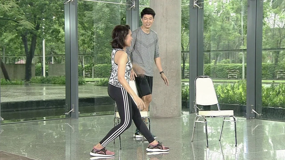 ท่ายืดเอ็นร้อยหวายสำหรับคนที่ใส่ส้นสูงนานๆ