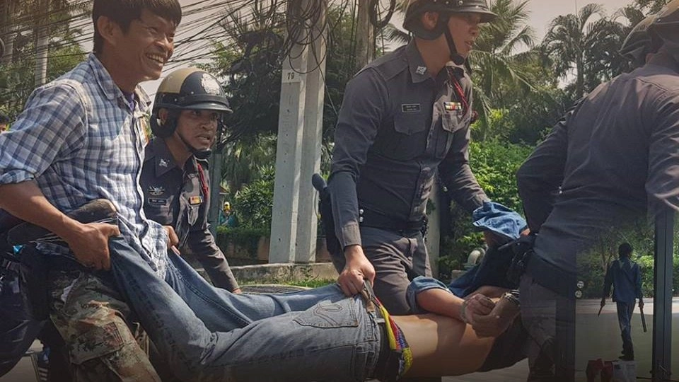 ชายมีอาการคล้ายเมายาเสพติดถือมีดบุกไทยพีบีเอส