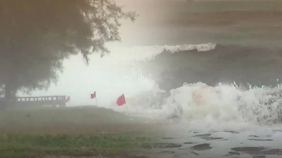 กรมอุตุฯ เตือนพายุดีเปรสชั่นเข้าอ่าวไทย จ.สุราษฎร์ธานี