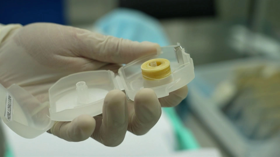 “ไหมไทยขัดฟัน” นวัตกรรมตามพระราชดำริพระบรมราชชนนีพันปีหลวง