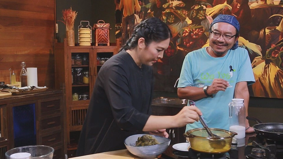 อร่อยริมรั้วกับกฤช เหลือลมัย