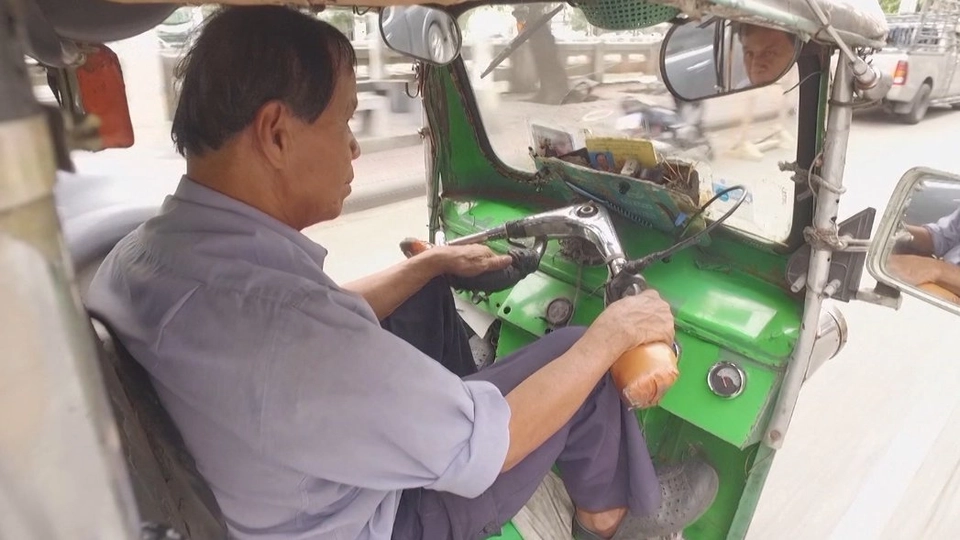 ตุ๊กตุ๊ก VIP