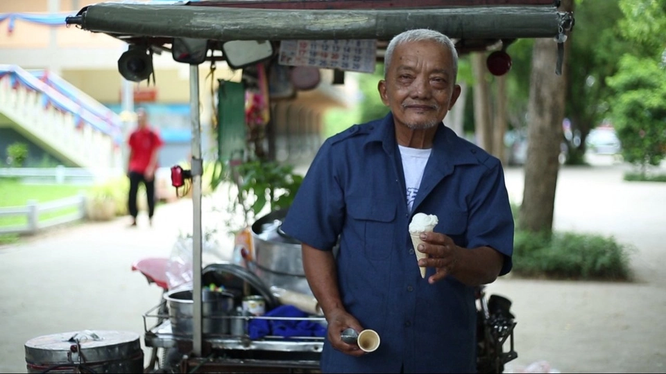 ช่วงยิ่งสูงวัยยิ่งสูงค่า : ลุงส่งไอศกรีมรักษ์โลก