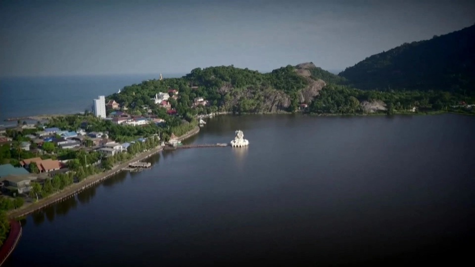 กิจกรรมทีมเรือยาวน้อมรำลึกในพระมหากรุณาธิคุณของ พระบาทสมเด็จพระปรมินทรมหาภูมิพลอดุลยเดช